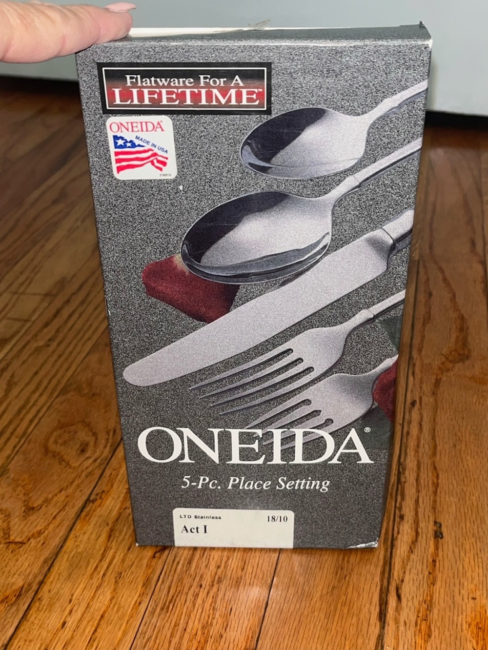 Vintage ONEIDA Act I 18/10 5-Pc LTD Stainless Steel Set - New In the Box